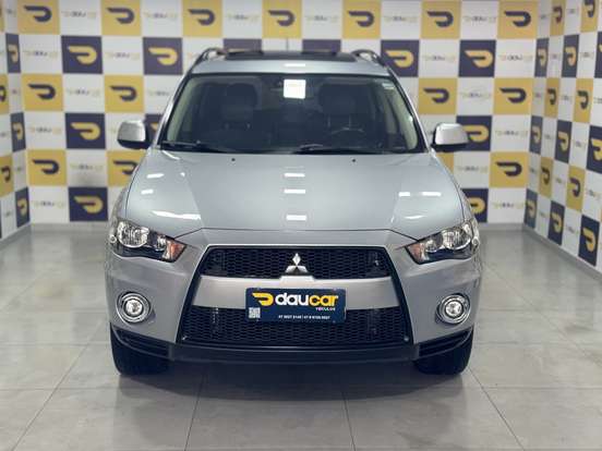 MITSUBISHI-OUTLANDER-2013