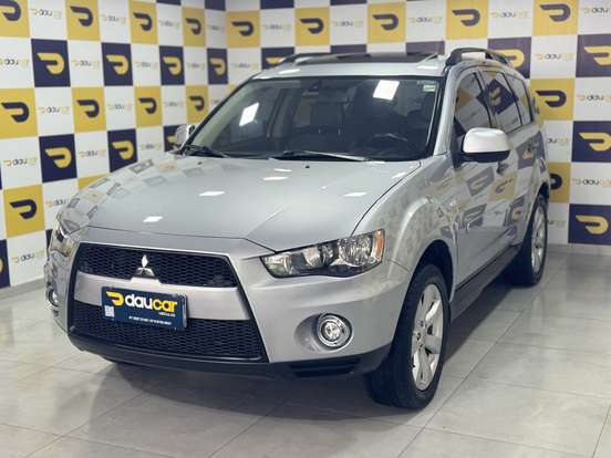 MITSUBISHI-OUTLANDER-2013