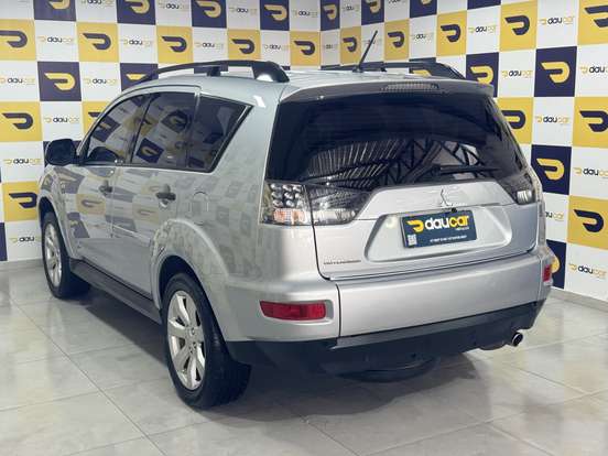 MITSUBISHI-OUTLANDER-2013