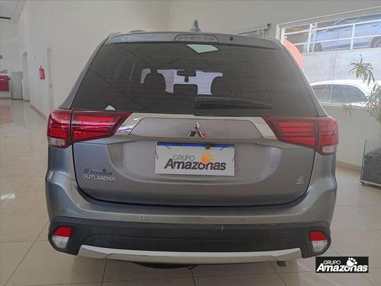 MITSUBISHI-OUTLANDER-2018