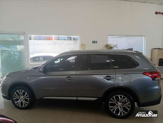 MITSUBISHI-OUTLANDER-2018