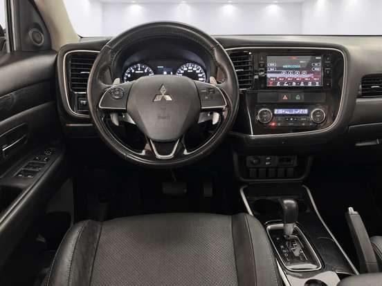 MITSUBISHI-OUTLANDER-2017