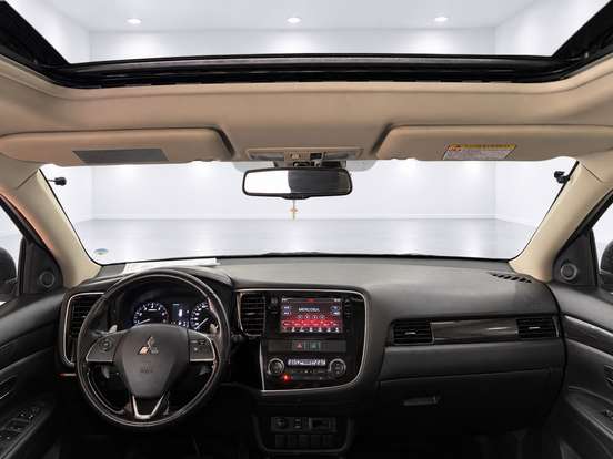 MITSUBISHI-OUTLANDER-2017