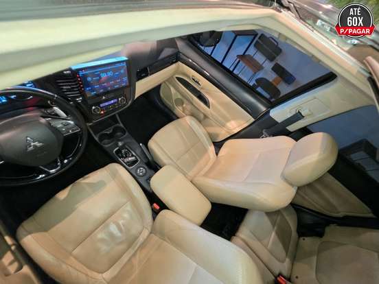 MITSUBISHI-OUTLANDER-3.0 GT 4X4 V6 24V GASOLINA 4P AUTOMÁTICO MITSUBISHI-OUTLANDER-2015