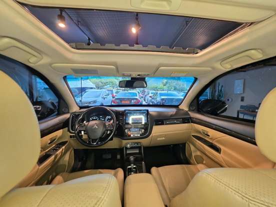 MITSUBISHI-OUTLANDER-3.0 GT 4X4 V6 24V GASOLINA 4P AUTOMÁTICO MITSUBISHI-OUTLANDER-2015