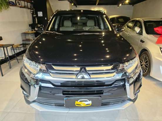MITSUBISHI-OUTLANDER-3.0 GT 4X4 V6 24V GASOLINA 4P AUTOMÁTICO MITSUBISHI-OUTLANDER-2015