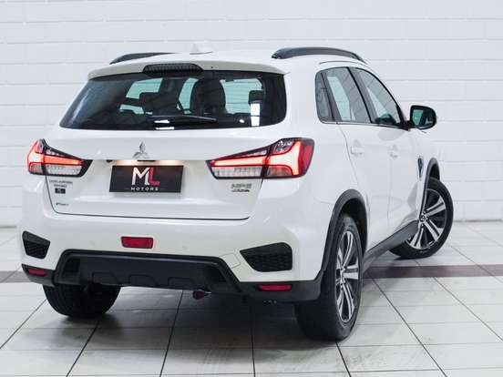 MITSUBISHI-OUTLANDER SPORT-2.0 MIVEC FLEX HPE AUTOMÁTICO MITSUBISHI-OUTLANDER SPORT-2020