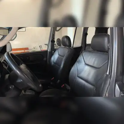 MITSUBISHI-PAJERO-2011