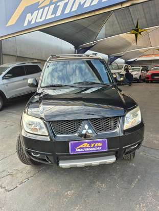 MITSUBISHI-PAJERO-2010
