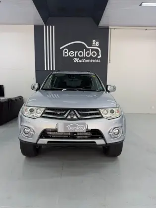 MITSUBISHI PAJERO DAKAR 3.2 HPE 4X4 7 LUGARES 16V TURBO INTERCOOLER DIESEL 4P AUTOMÁTICO