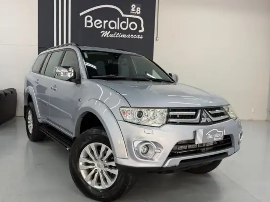 MITSUBISHI-PAJERO DAKAR-3.2 HPE 4X4 7 LUGARES 16V TURBO INTERCOOLER DIESEL 4P AUTOMÁTICO MITSUBISHI-PAJERO DAKAR-2013