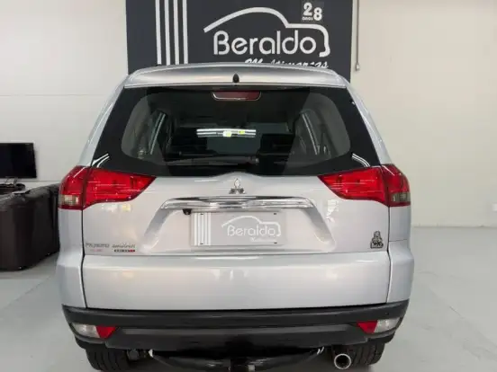 MITSUBISHI-PAJERO DAKAR-3.2 HPE 4X4 7 LUGARES 16V TURBO INTERCOOLER DIESEL 4P AUTOMÁTICO MITSUBISHI-PAJERO DAKAR-2013