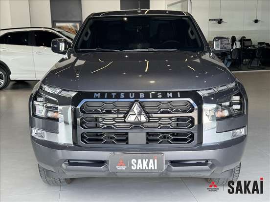 MITSUBISHI-TRITON-2025