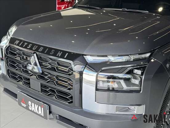 MITSUBISHI-TRITON-2025