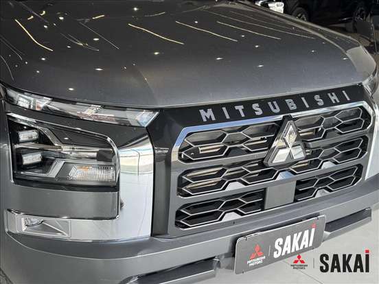 MITSUBISHI-TRITON-2.4 BITURBO DIESEL CD HPE 4X4 AUTOMÁTICO MITSUBISHI-TRITON-2025