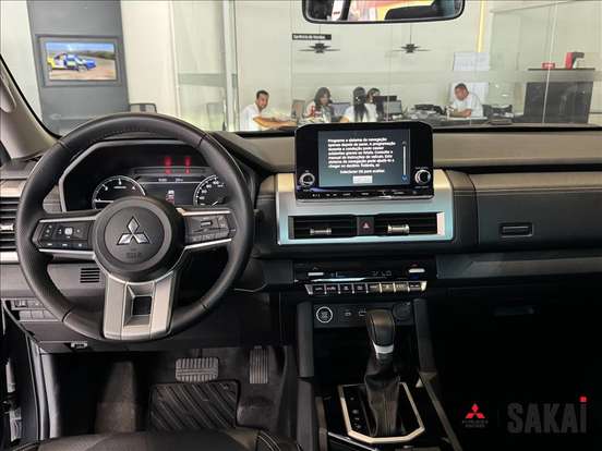 MITSUBISHI-TRITON-2025