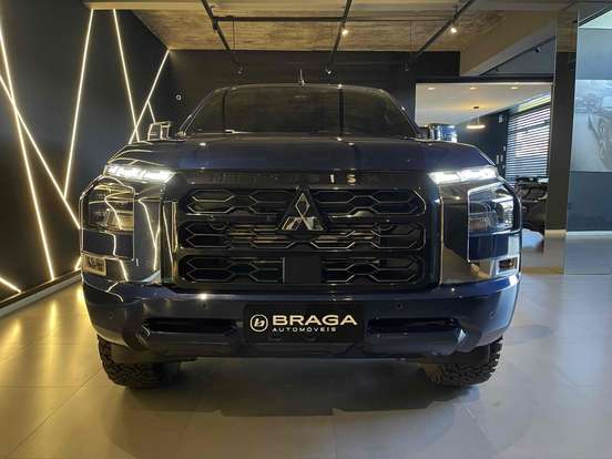 MITSUBISHI-TRITON-2.4 BITURBO DIESEL CD HPE-S 4X4 AUTOMÁTICO MITSUBISHI-TRITON-2025