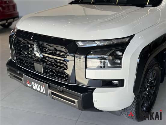 MITSUBISHI-TRITON-2025