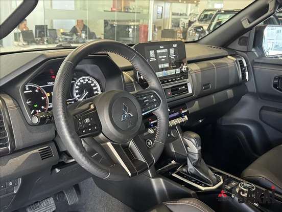 MITSUBISHI-TRITON-2.4 BITURBO DIESEL CD KATANA 4X4 AUTOMÁTICO MITSUBISHI-TRITON-2025