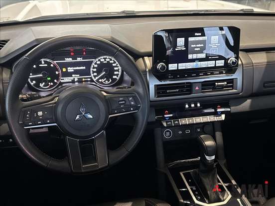 MITSUBISHI-TRITON-2025
