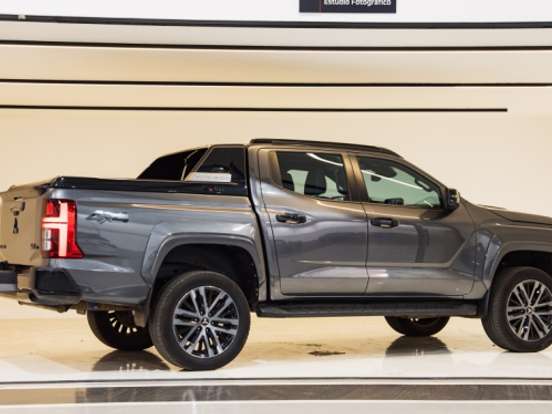 MITSUBISHI-TRITON-2.4 BITURBO DIESEL CD KATANA SR80 4X4 AUTOMÁTICO MITSUBISHI-TRITON-2025