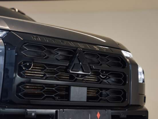 MITSUBISHI-TRITON-2.4 BITURBO DIESEL CD KATANA SR80 4X4 AUTOMÁTICO MITSUBISHI-TRITON-2025