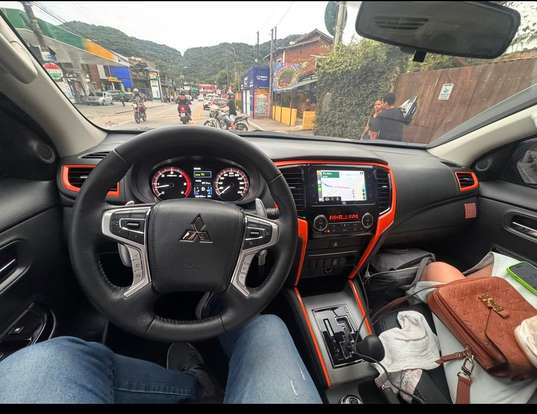 MITSUBISHI-L200 TRITON-2023