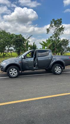 MITSUBISHI L200 TRITON 3.5 HPE 4X4 CD V6 24V FLEX 4P AUTOMÁTICO