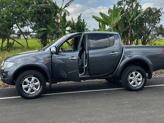 MITSUBISHI-L200 TRITON-3.5 HPE 4X4 CD V6 24V FLEX 4P AUTOMÁTICO MITSUBISHI-L200 TRITON-2011