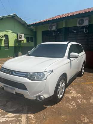 MITSUBISHI-OUTLANDER-2014