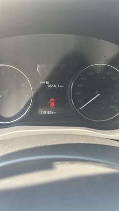MITSUBISHI-OUTLANDER-2014