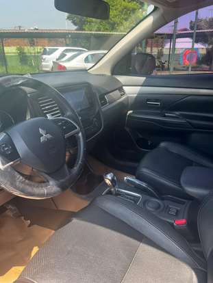 MITSUBISHI-OUTLANDER-2014