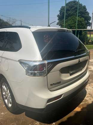 MITSUBISHI-OUTLANDER-2014