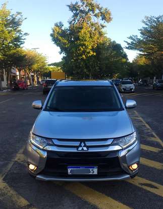 MITSUBISHI-OUTLANDER-2.0 16V GASOLINA 4P AUTOMÁTICO MITSUBISHI-OUTLANDER-2015