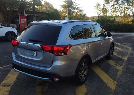 MITSUBISHI-OUTLANDER-2015