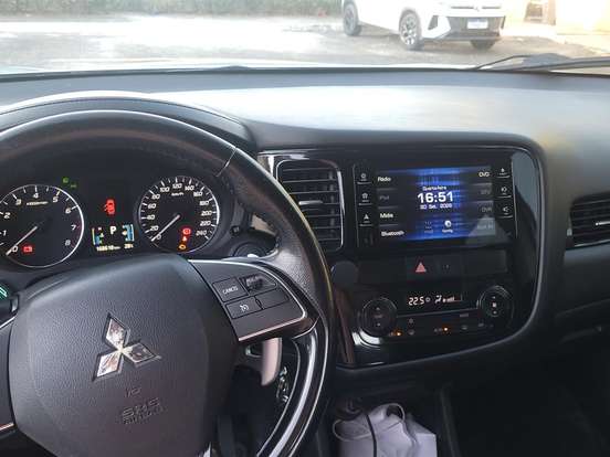 MITSUBISHI-OUTLANDER-2.0 16V GASOLINA 4P AUTOMÁTICO MITSUBISHI-OUTLANDER-2015