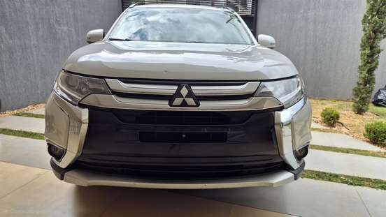 MITSUBISHI-OUTLANDER-2015