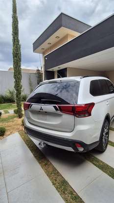 MITSUBISHI-OUTLANDER-2015