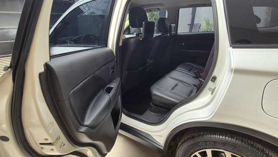 MITSUBISHI-OUTLANDER-2015