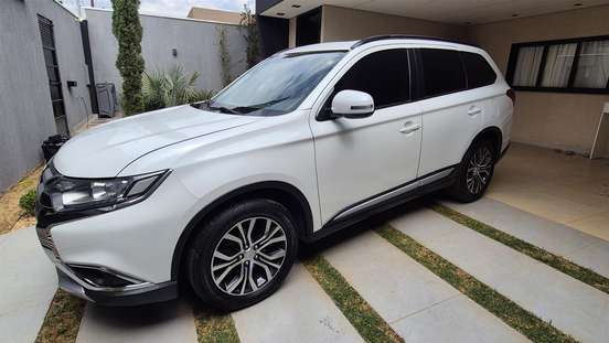 MITSUBISHI-OUTLANDER-2015