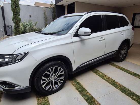 MITSUBISHI-OUTLANDER-2.0 16V GASOLINA 4P AUTOMÁTICO MITSUBISHI-OUTLANDER-2015