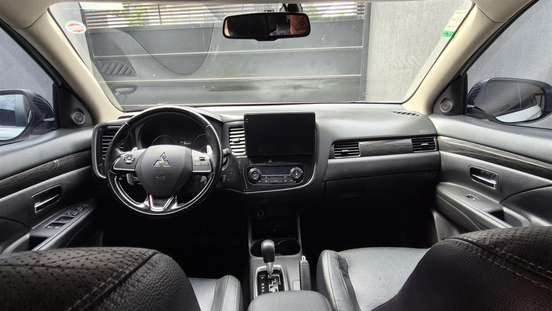 MITSUBISHI-OUTLANDER-2015