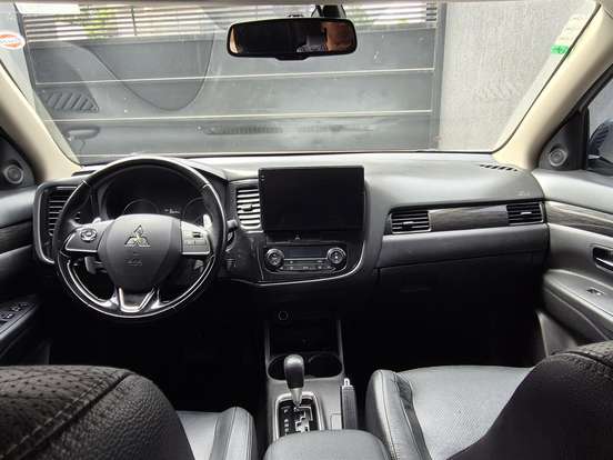 MITSUBISHI-OUTLANDER-2.0 16V GASOLINA 4P AUTOMÁTICO MITSUBISHI-OUTLANDER-2015