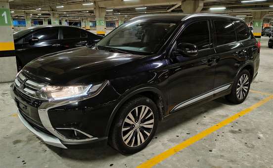 MITSUBISHI-OUTLANDER-2018