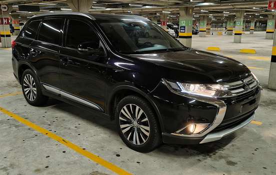 MITSUBISHI-OUTLANDER-2018