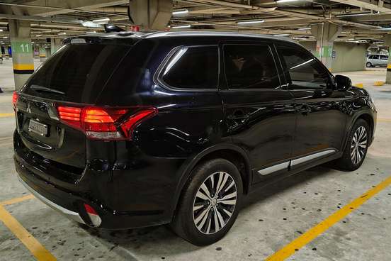 MITSUBISHI-OUTLANDER-2018