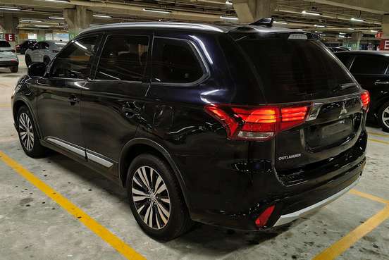 MITSUBISHI-OUTLANDER-2018
