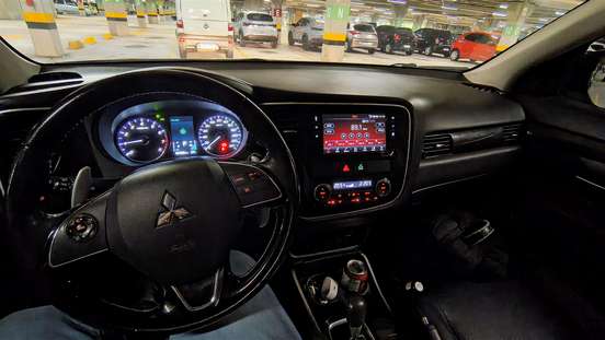 MITSUBISHI-OUTLANDER-2018