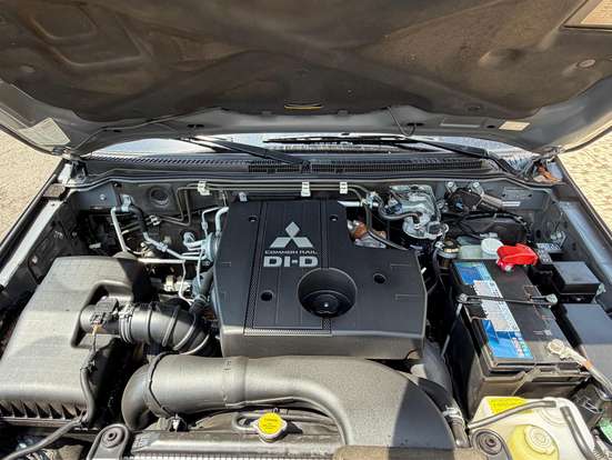 MITSUBISHI-PAJERO-2018