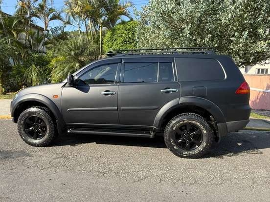 MITSUBISHI-PAJERO DAKAR-3.5 HPE 7 LUGARES 4X4 V6 24V FLEX 4P AUTOMÁTICO MITSUBISHI-PAJERO DAKAR-2012